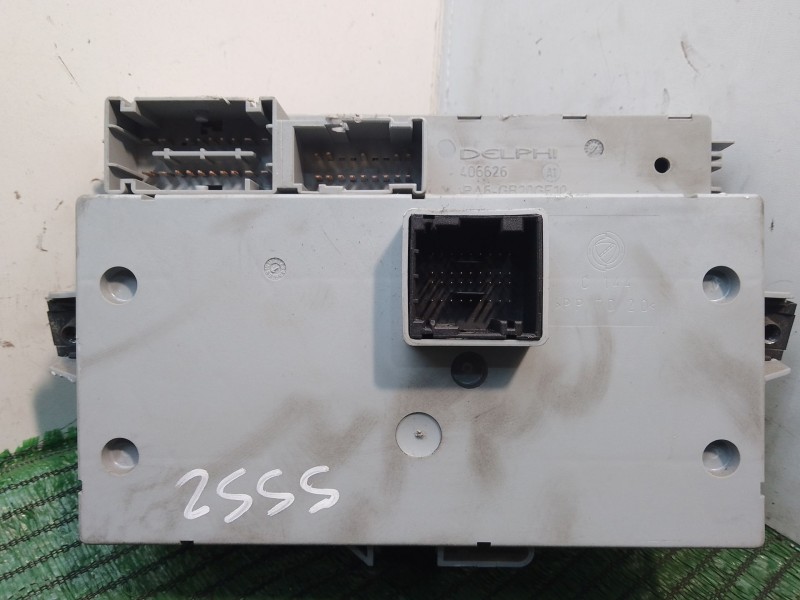 Recambio de caja reles / fusibles para lancia ypsilon (843_) 1.2 (843.axb1a) referencia OEM IAM 51771409  