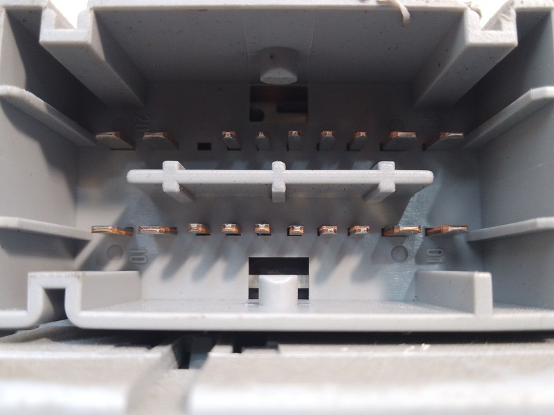 Recambio de caja reles / fusibles para lancia ypsilon (843_) 1.2 (843.axb1a) referencia OEM IAM 51771409  