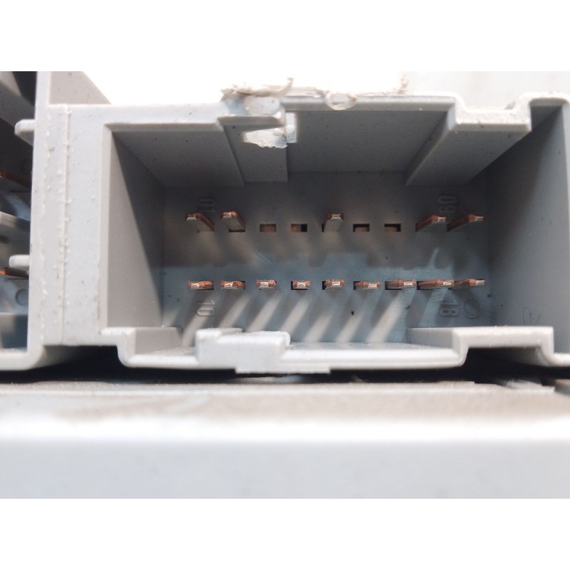 Recambio de caja reles / fusibles para lancia ypsilon (843_) 1.2 (843.axb1a) referencia OEM IAM 51771409  