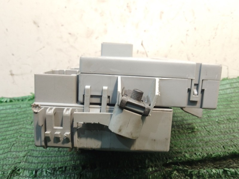 Recambio de caja reles / fusibles para lancia ypsilon (843_) 1.2 (843.axb1a) referencia OEM IAM 51771409  