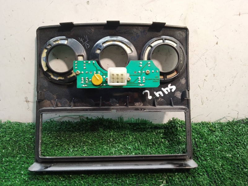 Recambio de moldura para tata indica 1.4 elegance referencia OEM IAM 286883300109 286883300109 N6297001