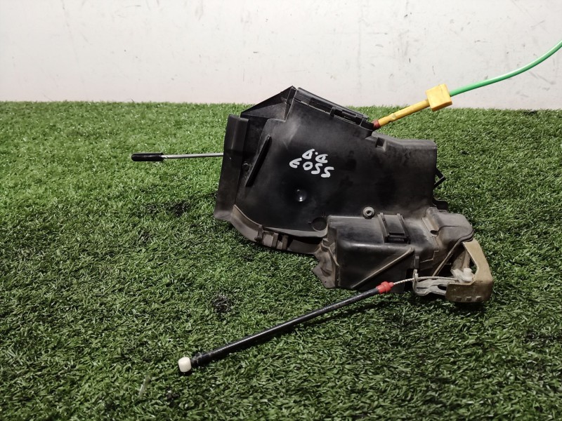 Recambio de cerradura puerta delantera derecha para bmw 5 (e39) 523 i referencia OEM IAM 8235096 8235096 8235096