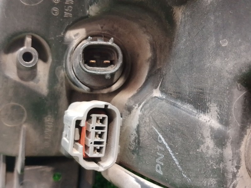 Recambio de faro derecho para mazda mpv ii (lw) 2.0 di referencia OEM IAM 90733100 90733100 P2018