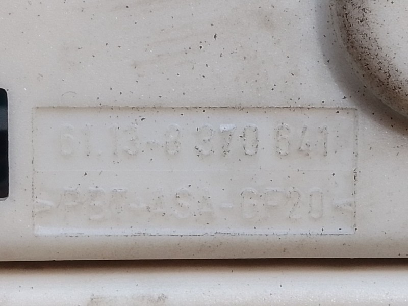 Recambio de caja reles / fusibles para bmw 5 (e39) 523 i referencia OEM IAM 61138370641 5518361 61138367768