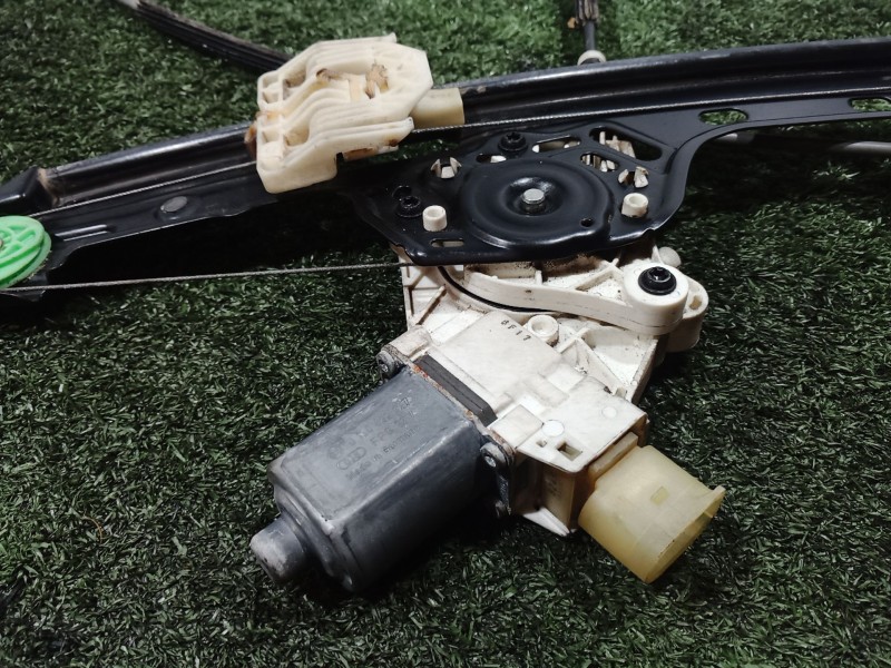 Recambio de elevalunas delantero derecho para bmw 1 (e81) 120 d referencia OEM IAM   