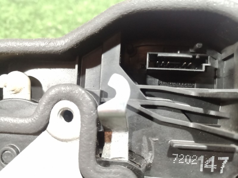 Recambio de cerradura puerta trasera izquierda para bmw 1 (e81) 120 d referencia OEM IAM A046998 A046998 7202147