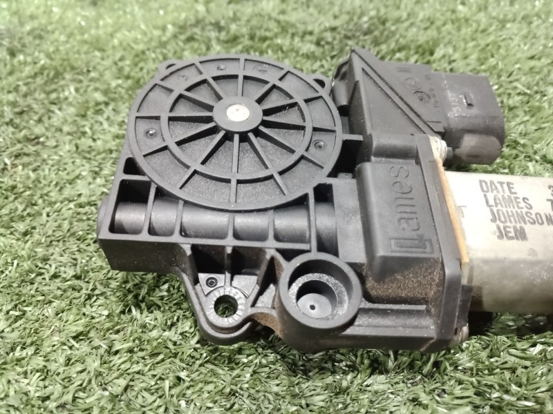 Recambio de motor elevalunas trasero izquierdo para bmw 1 (e81) 120 d referencia OEM IAM   