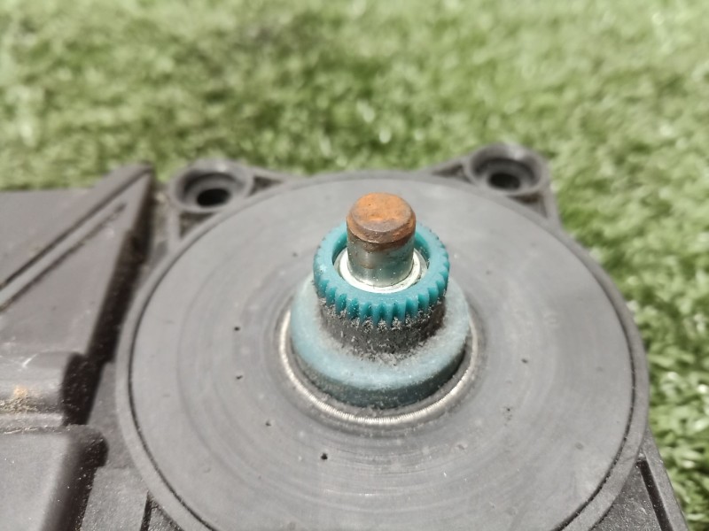 Recambio de motor elevalunas trasero izquierdo para bmw 1 (e81) 120 d referencia OEM IAM   