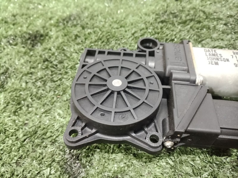 Recambio de motor elevalunas trasero derecho para bmw 1 (e81) 120 d referencia OEM IAM   