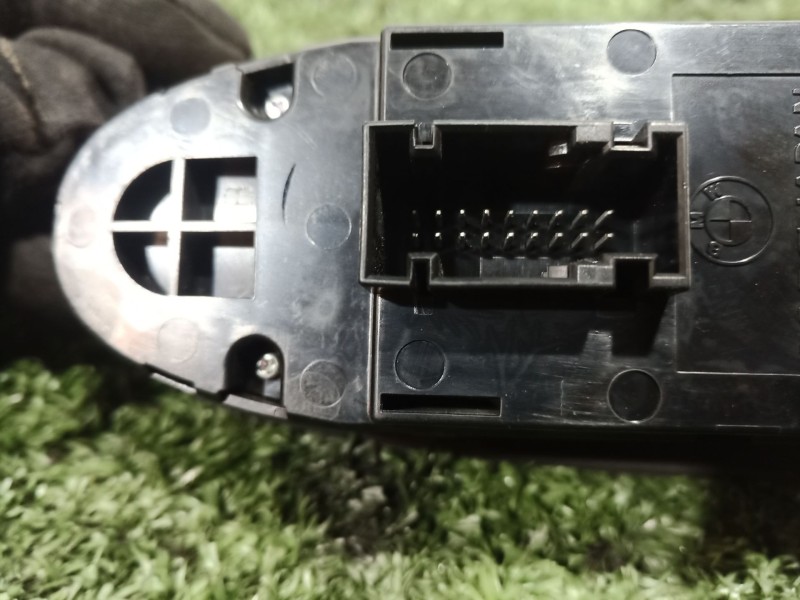 Recambio de mando elevalunas delantero izquierdo para bmw 1 (e81) 120 d referencia OEM IAM   