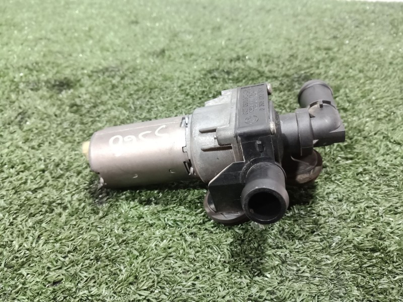 Recambio de bomba agua para bmw 1 (e81) 120 d referencia OEM IAM   