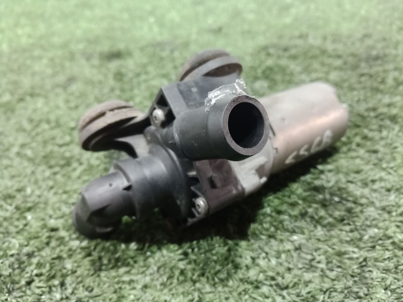 Recambio de bomba agua para bmw 1 (e81) 120 d referencia OEM IAM   