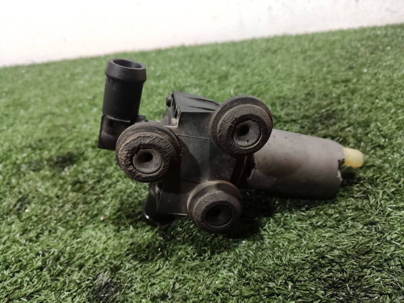 Recambio de bomba agua para bmw 1 (e81) 120 d referencia OEM IAM   