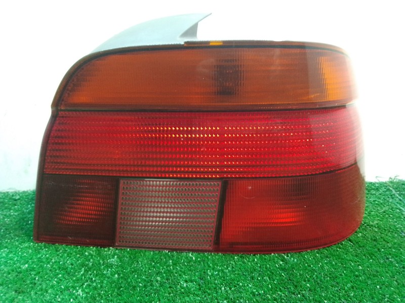 Recambio de piloto trasero derecho para bmw 5 (e39) 523 i referencia OEM IAM 8358832 8358832 2VP00724002