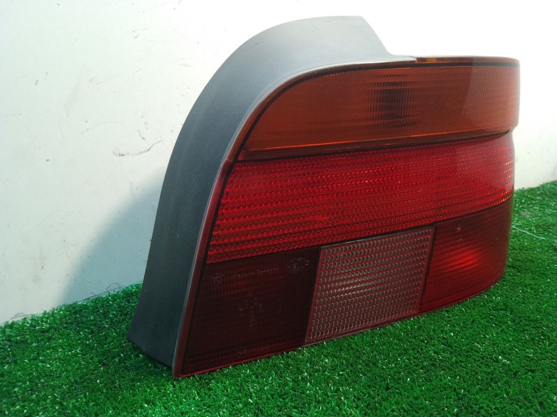 Recambio de piloto trasero derecho para bmw 5 (e39) 523 i referencia OEM IAM 8358832 8358832 2VP00724002