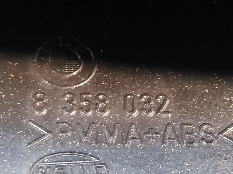 Recambio de piloto trasero derecho para bmw 5 (e39) 523 i referencia OEM IAM 8358832 8358832 2VP00724002