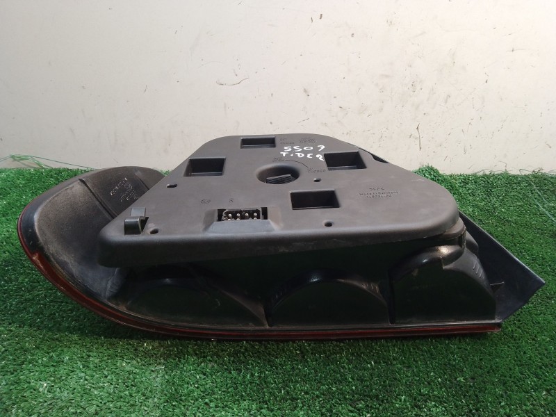 Recambio de piloto trasero derecho para bmw 5 (e39) 523 i referencia OEM IAM 8358832 8358832 2VP00724002