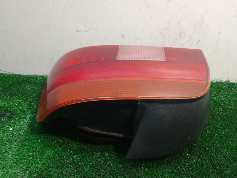 Recambio de piloto trasero derecho para bmw 5 (e39) 523 i referencia OEM IAM 8358832 8358832 2VP00724002