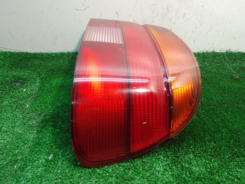 Recambio de piloto trasero derecho para bmw 5 (e39) 523 i referencia OEM IAM 8358832 8358832 2VP00724002