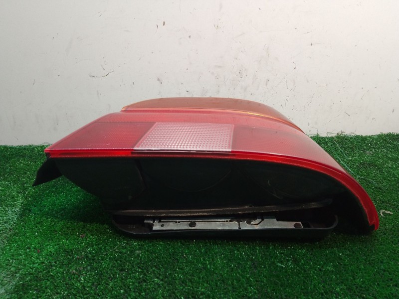 Recambio de piloto trasero derecho para bmw 5 (e39) 523 i referencia OEM IAM 8358832 8358832 2VP00724002