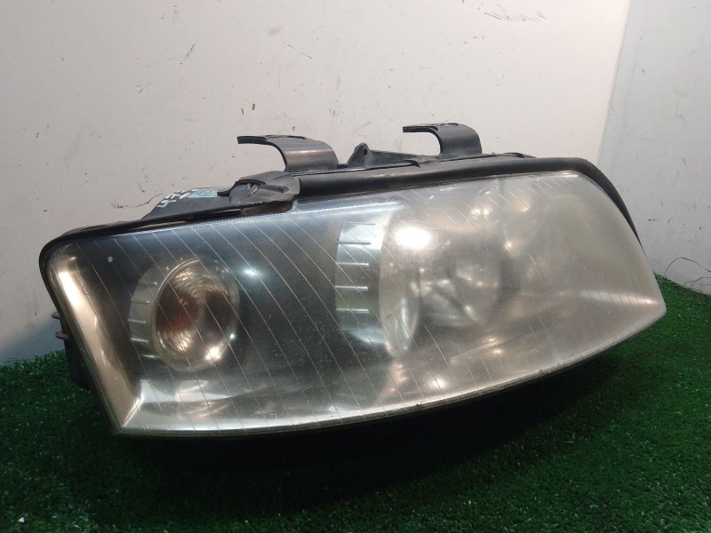 Recambio de faro derecho para audi a4 berlina (8e) 1.9 tdi (96kw) referencia OEM IAM 89305700 8E0990008F 8E0941004F