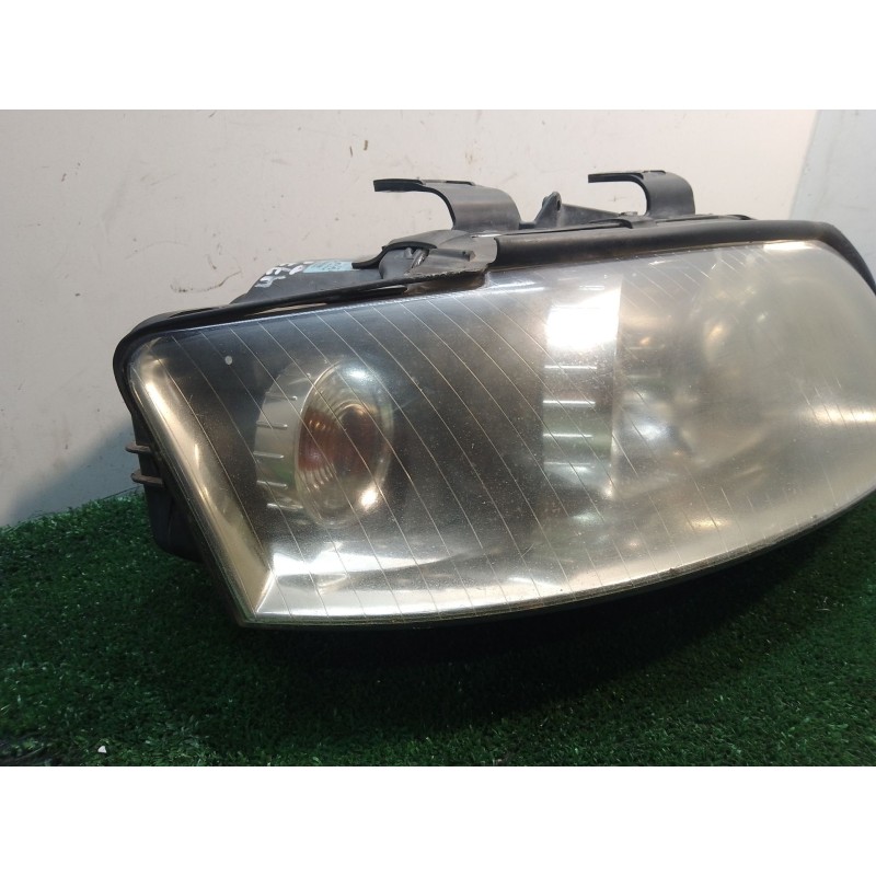 Recambio de faro derecho para audi a4 berlina (8e) 1.9 tdi (96kw) referencia OEM IAM 89305700 8E0990008F 8E0941004F