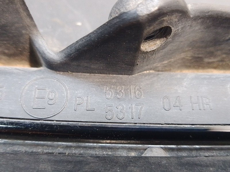 Recambio de faro derecho para audi a4 berlina (8e) 1.9 tdi (96kw) referencia OEM IAM 89305700 8E0990008F 8E0941004F