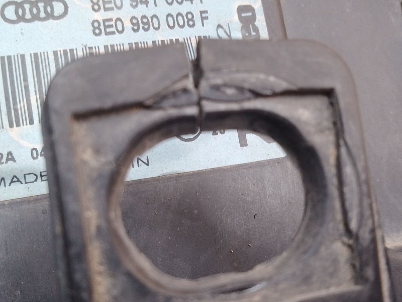 Recambio de faro derecho para audi a4 berlina (8e) 1.9 tdi (96kw) referencia OEM IAM 89305700 8E0990008F 8E0941004F