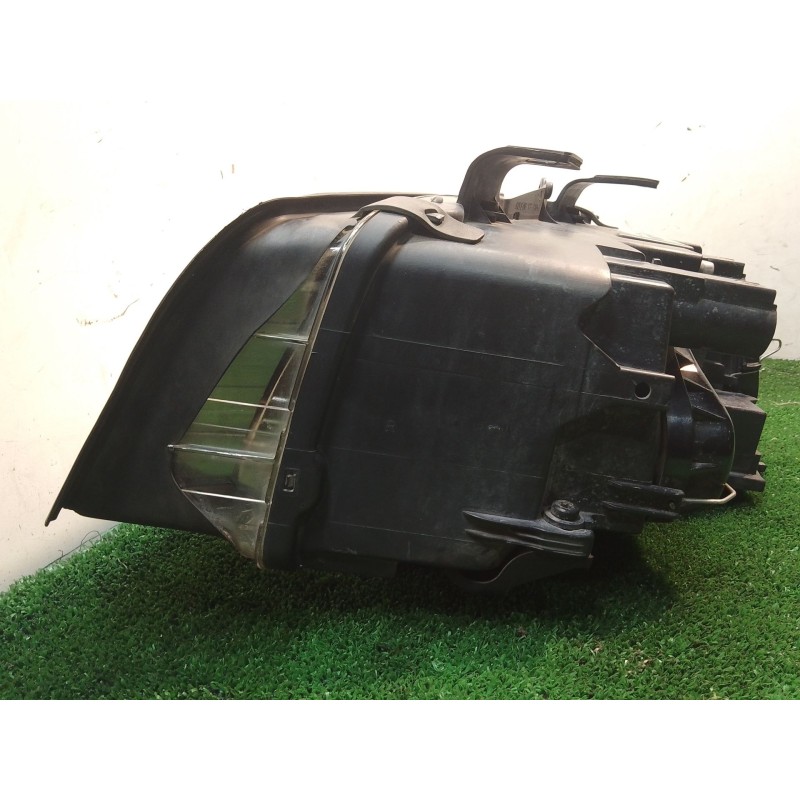 Recambio de faro derecho para audi a4 berlina (8e) 1.9 tdi (96kw) referencia OEM IAM 89305700 8E0990008F 8E0941004F