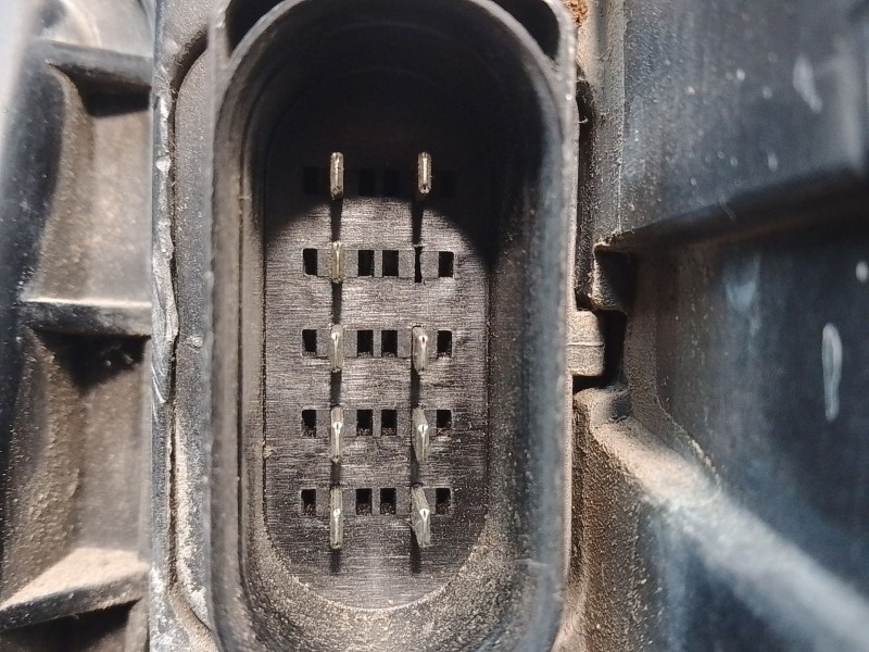 Recambio de faro derecho para audi a4 berlina (8e) 1.9 tdi (96kw) referencia OEM IAM 89305700 8E0990008F 8E0941004F