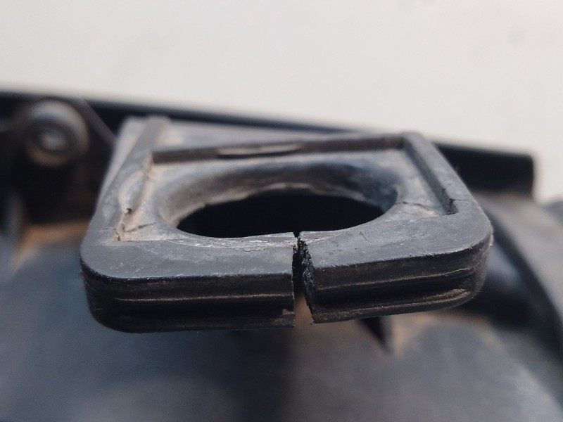 Recambio de faro derecho para audi a4 berlina (8e) 1.9 tdi (96kw) referencia OEM IAM 89305700 8E0990008F 8E0941004F