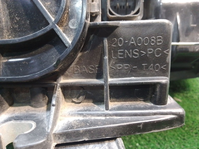 Recambio de faro izquierdo para audi a4 berlina (8e) 1.9 tdi (96kw) referencia OEM IAM 20A008 1364 3457A