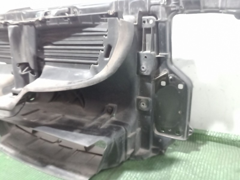 Recambio de panel frontal para bmw 1 (e81) 120 d referencia OEM IAM   