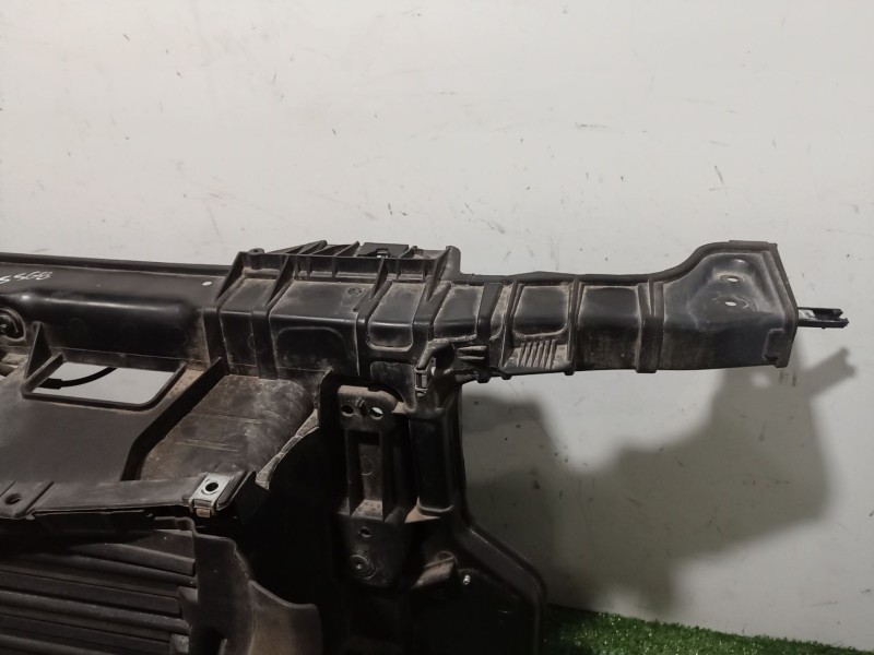 Recambio de panel frontal para bmw 1 (e81) 120 d referencia OEM IAM   