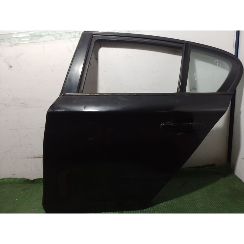 Recambio de puerta trasera izquierda para bmw 1 (e81) 120 d referencia OEM IAM   