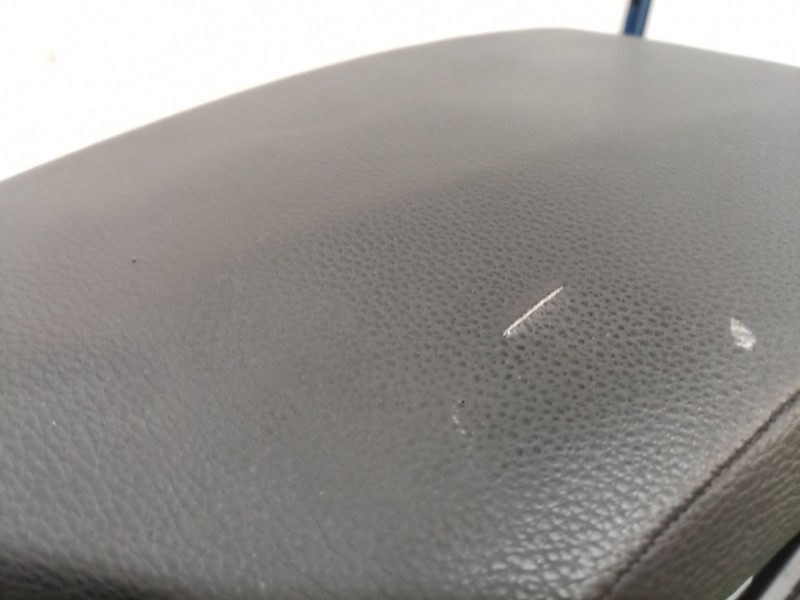 Recambio de apoyabrazos central para bmw 1 (e81) 120 d referencia OEM IAM   