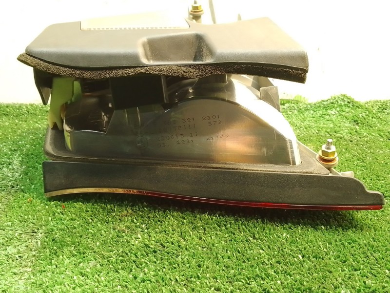 Recambio de piloto trasero izquierdo para bmw 3 (e46) 320 d referencia OEM IAM 8383821 63218383099 2300131I