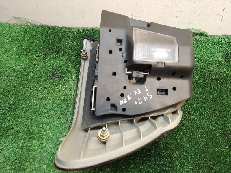 Recambio de piloto trasero izquierdo para bmw 3 (e46) 320 d referencia OEM IAM 8383821 63218383099 2300131I