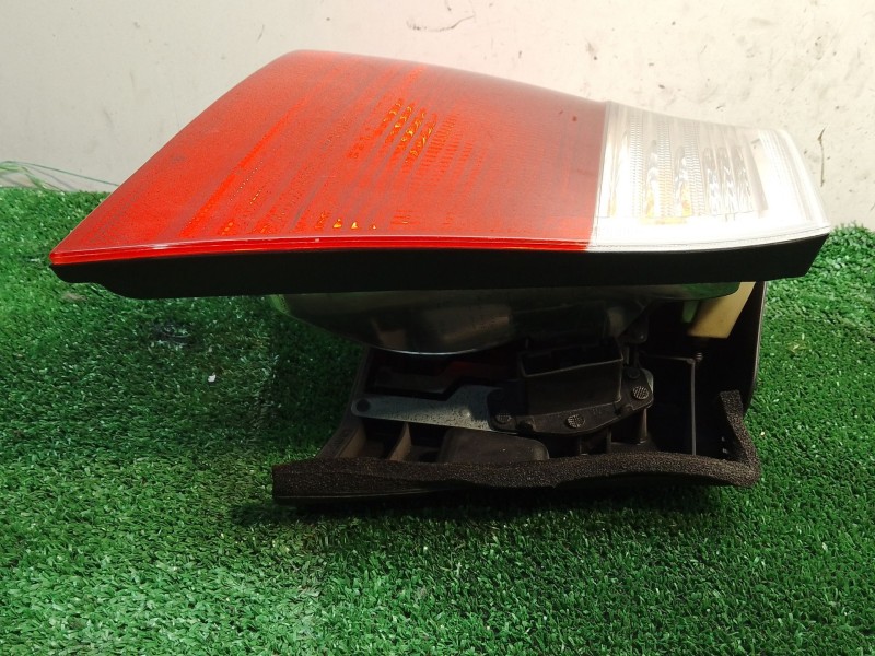 Recambio de piloto trasero izquierdo para bmw 3 (e46) 320 d referencia OEM IAM 8383821 63218383099 2300131I