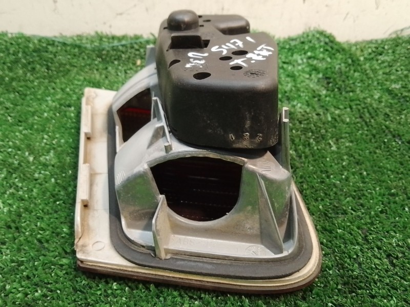 Recambio de piloto trasero derecho interior para bmw 3 (e46) 320 d referencia OEM IAM 8364924 230570R 230512