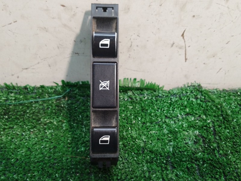 Recambio de mando elevalunas delantero izquierdo para bmw 3 (e46) 320 d referencia OEM IAM 61318381518 61318381518 03120010