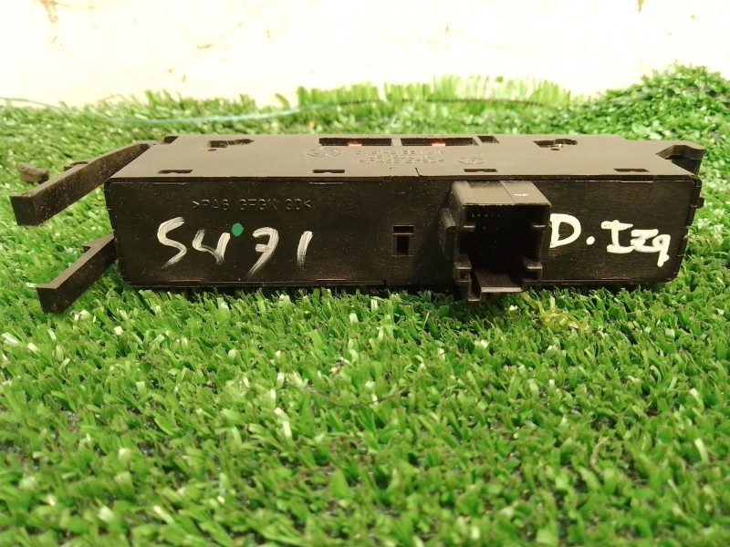 Recambio de mando elevalunas delantero izquierdo para bmw 3 (e46) 320 d referencia OEM IAM 61318381518 61318381518 03120010