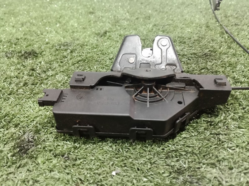 Recambio de cerradura maletero / porton para bmw 1 (e81) 120 d referencia OEM IAM   