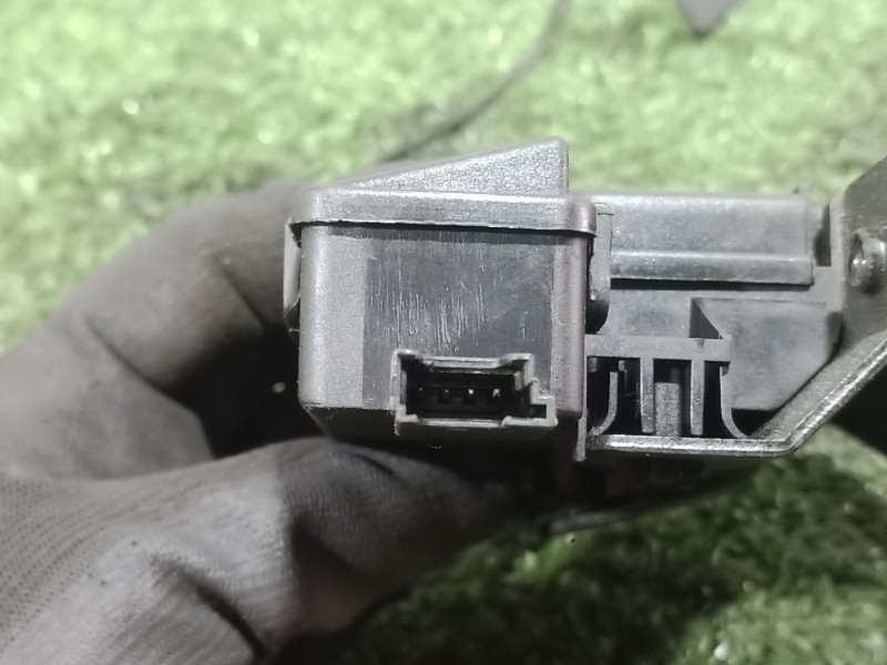 Recambio de cerradura maletero / porton para bmw 1 (e81) 120 d referencia OEM IAM   