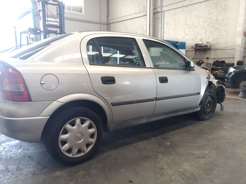 opel astra g hatchback (t98) del año 2001