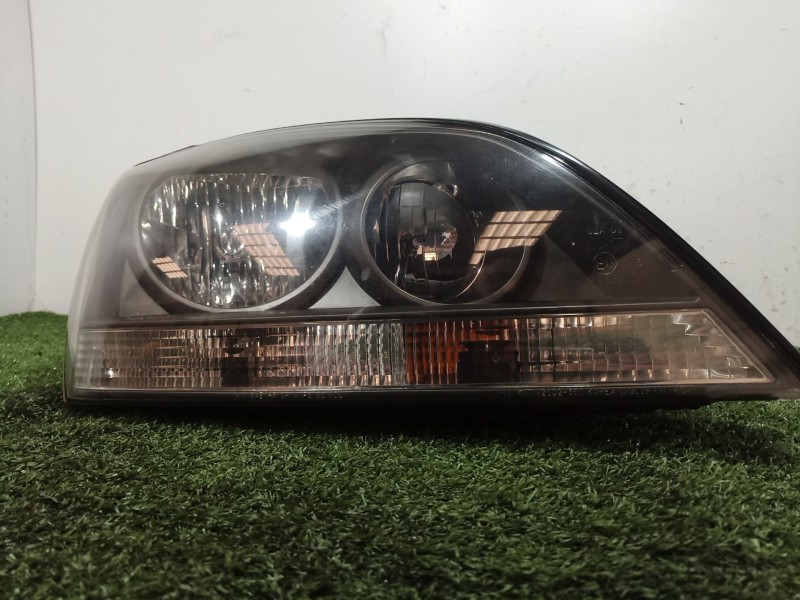 Recambio de faro derecho para kia sorento i (jc) 2.5 crdi referencia OEM IAM   