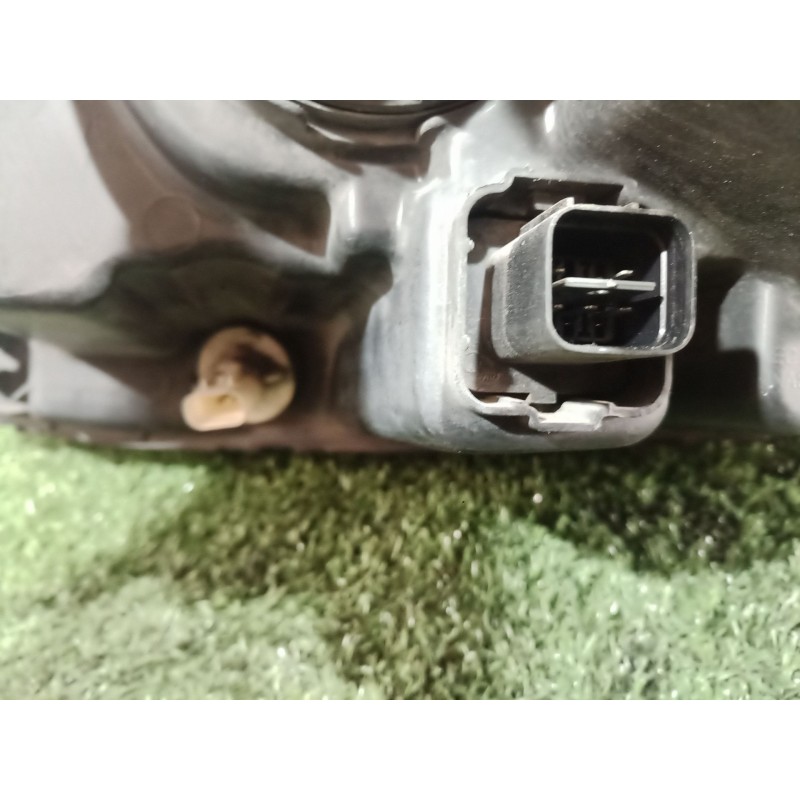 Recambio de faro derecho para kia sorento i (jc) 2.5 crdi referencia OEM IAM   