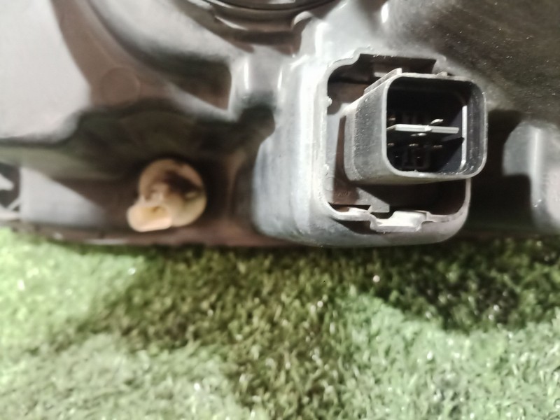 Recambio de faro derecho para kia sorento i (jc) 2.5 crdi referencia OEM IAM   