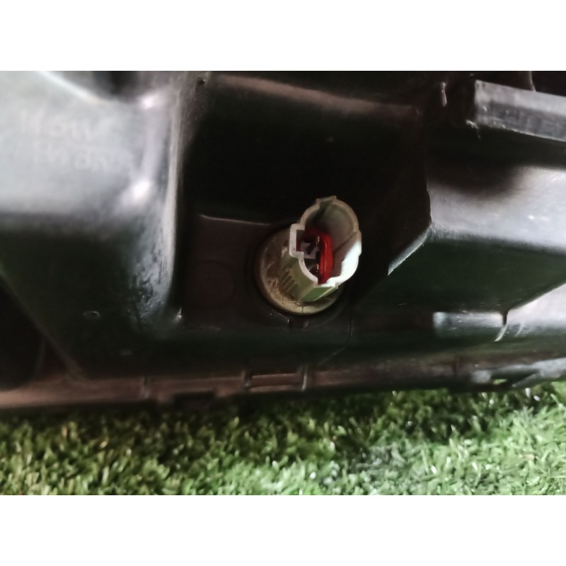 Recambio de faro derecho para kia sorento i (jc) 2.5 crdi referencia OEM IAM   