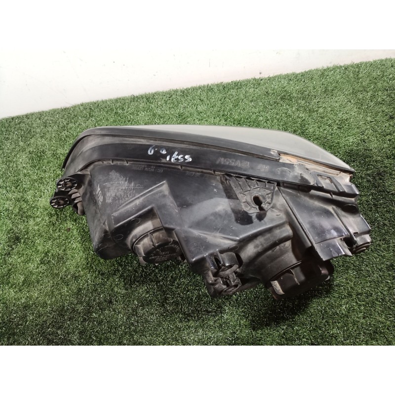 Recambio de faro derecho para kia sorento i (jc) 2.5 crdi referencia OEM IAM   